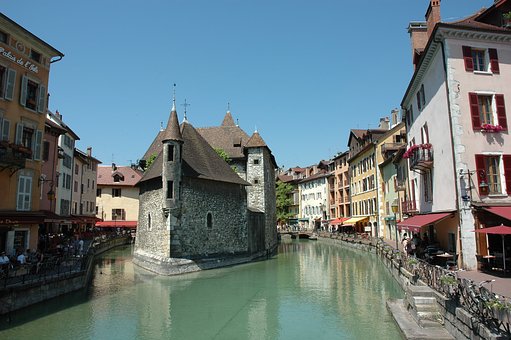 Quels sont les intérêts d’un séjour à Annecy ?