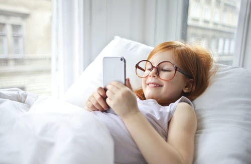 Les enfants et le téléphone : bonne ou mauvaise idée