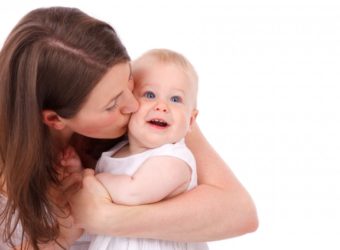 Baby-sitter : trouver une personne de confiance